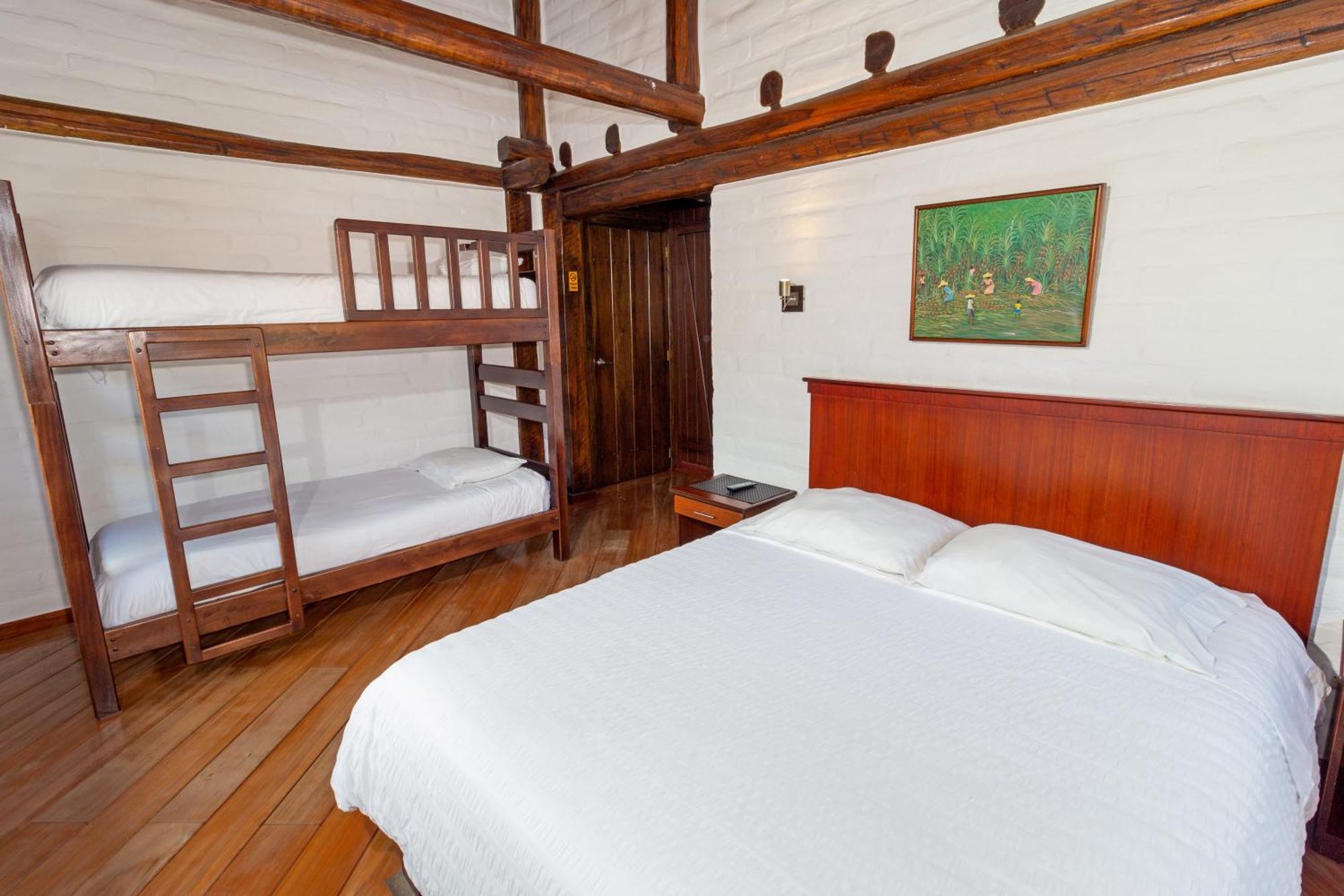 Hotel Ile Banos  Exterior photo
